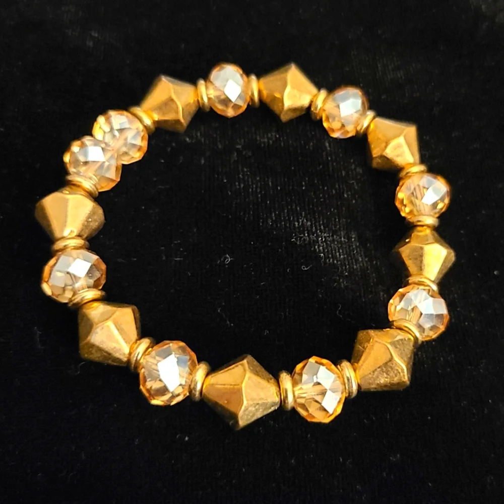 L&L Gold Beaded Bracelet - Picture 3 of 4